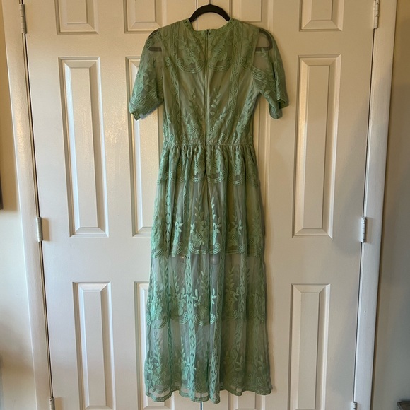 Mermaid’s closet size M sage green maxi dress - Picture 3 of 6